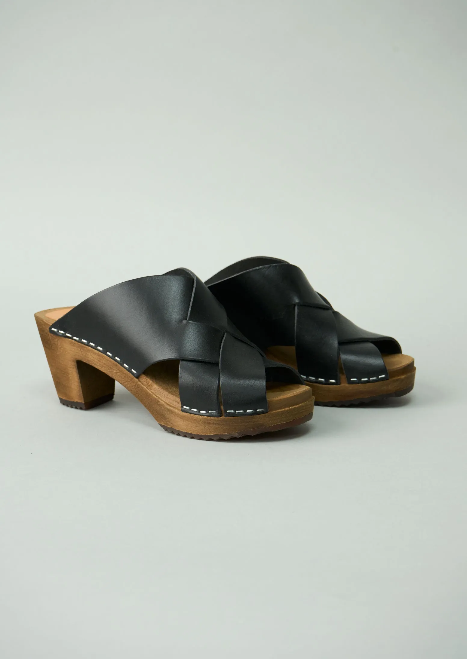 Reworn Kitty Clogs Heeled Mules Size 37 (242) | Onyx sold by TOAST