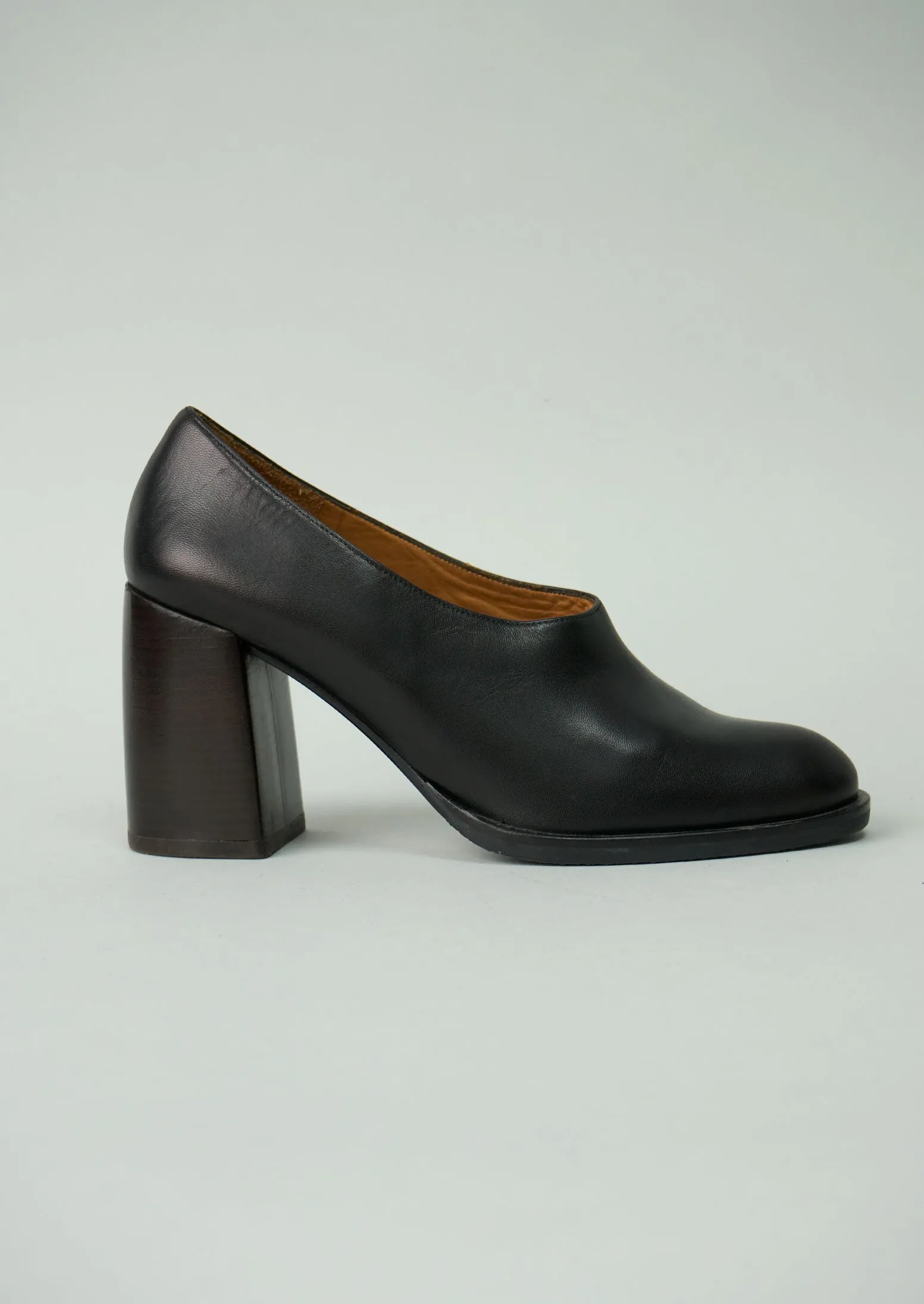 Reworn Chie Mihara Block Heel Shoes Size 38 (251) | Black sold by TOAST product image thumbnail 2