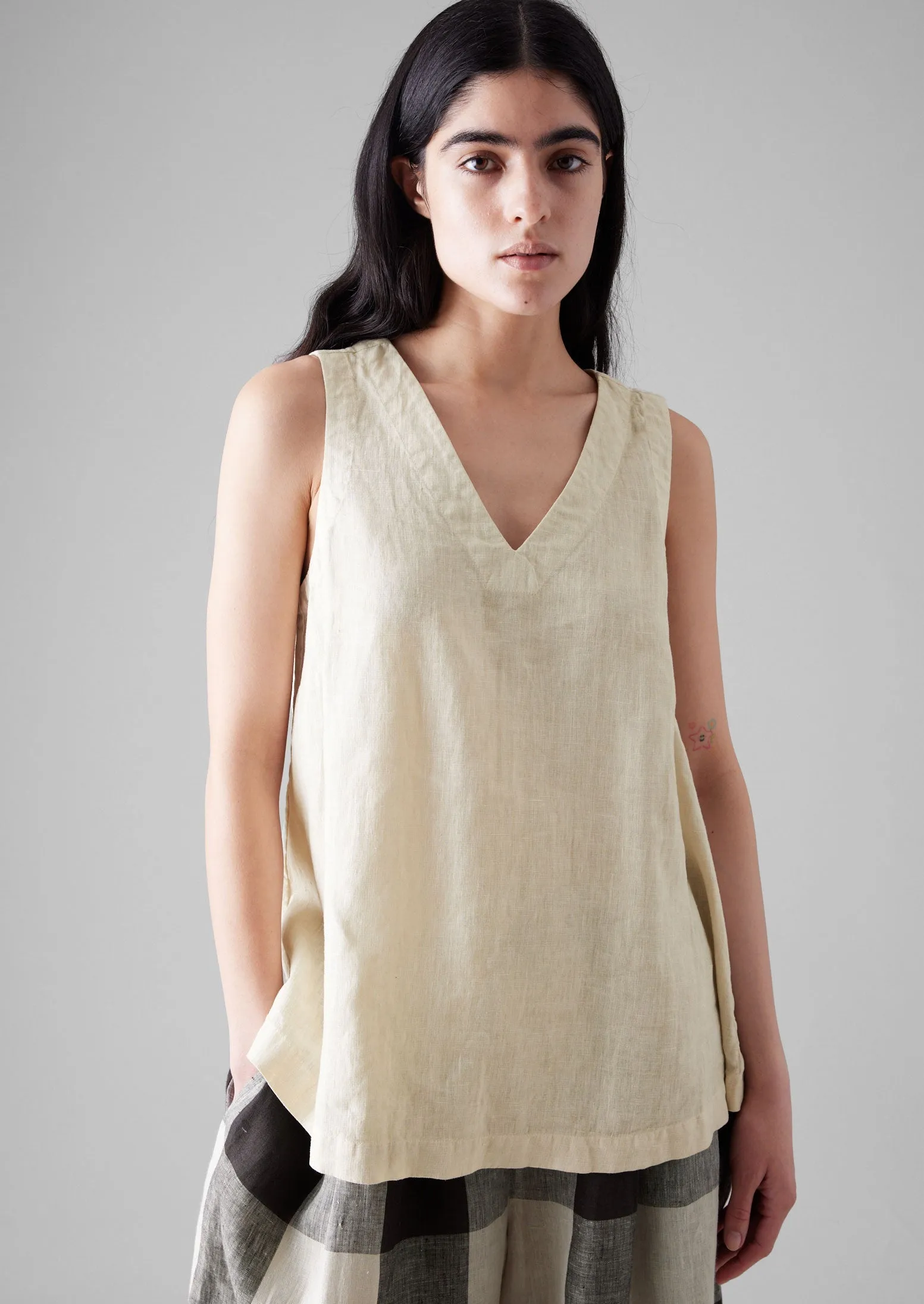 Garment Dyed Linen V-Neck Tank | Oat sold by TOAST product image thumbnail 2