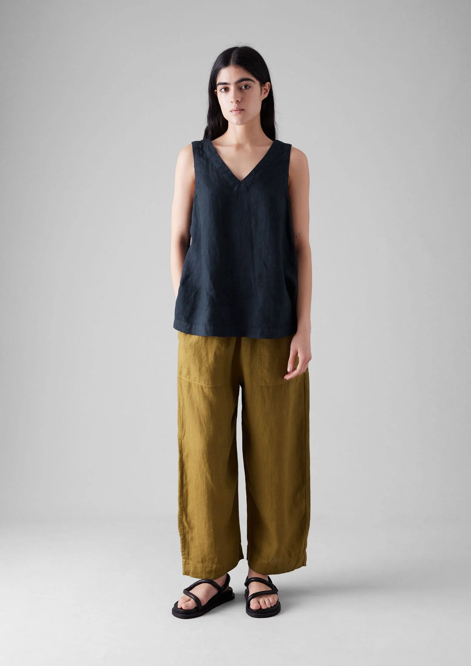Garment Dyed Linen V-Neck Tank | Midnight sold by TOAST product image thumbnail 4