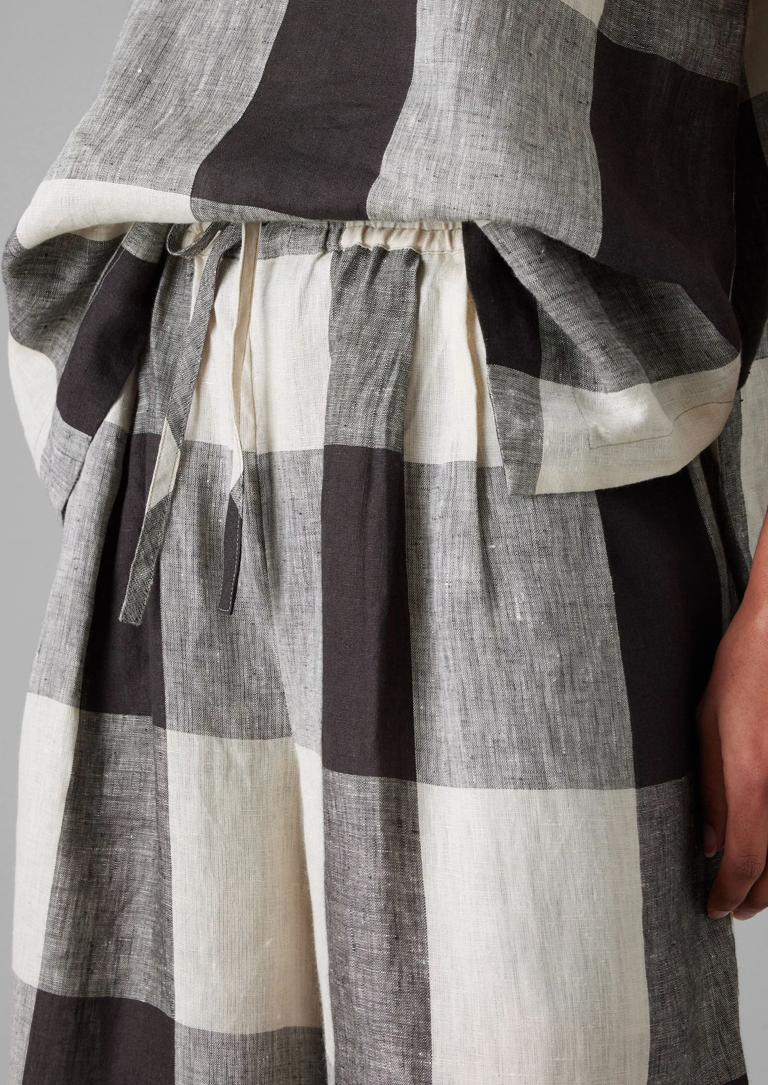 Macro Gingham Lightweight Linen Trousers | Ecru/Charcoal sold by TOAST product image thumbnail 4