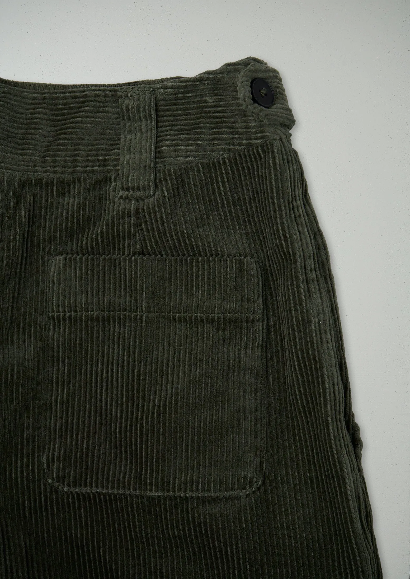 Reworn Organic Cord Pleat Front Trousers Size 8 (546) | Seaweed sold by TOAST product image thumbnail 2