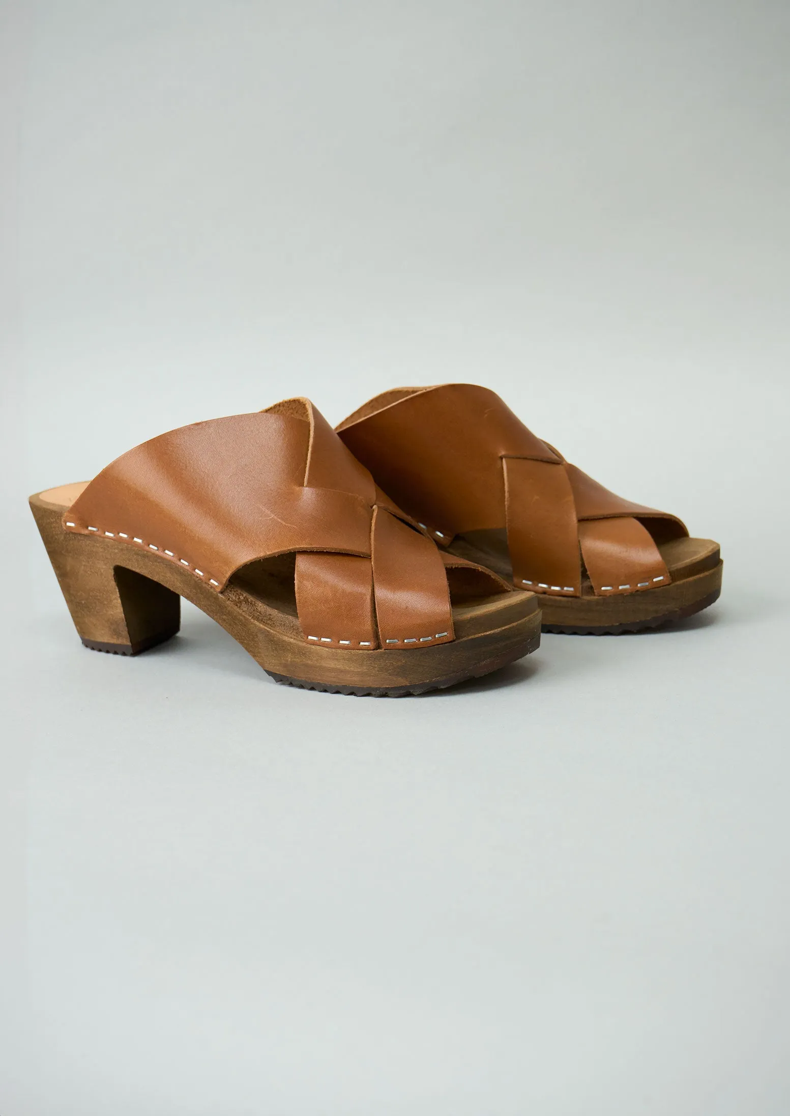 Reworn Kitty Clogs Heeled Mules Size 39 (261) | Cumin sold by TOAST