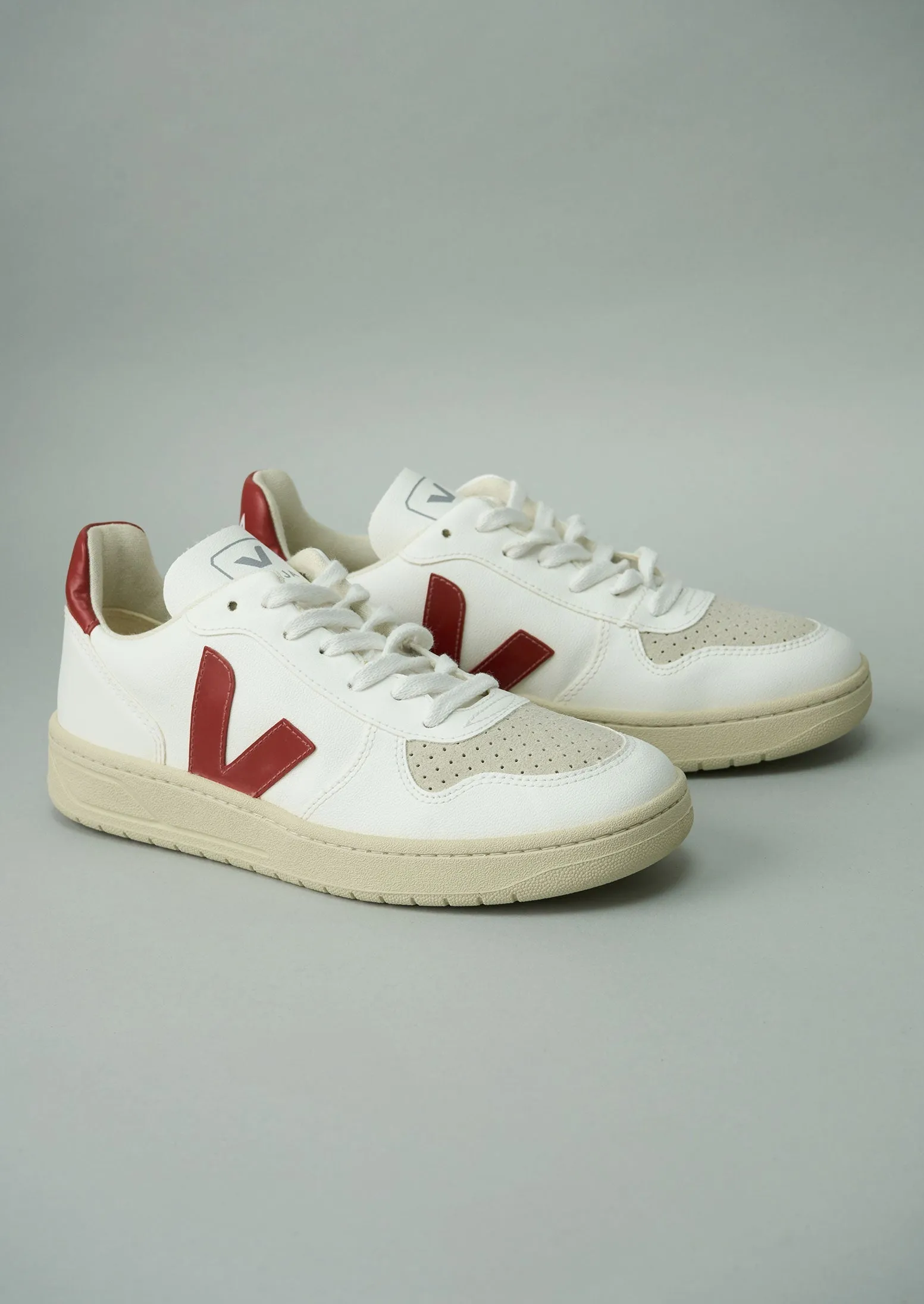 Reworn Veja V10 Vegan Trainers Size 37 (285) | White/Rouille sold by TOAST