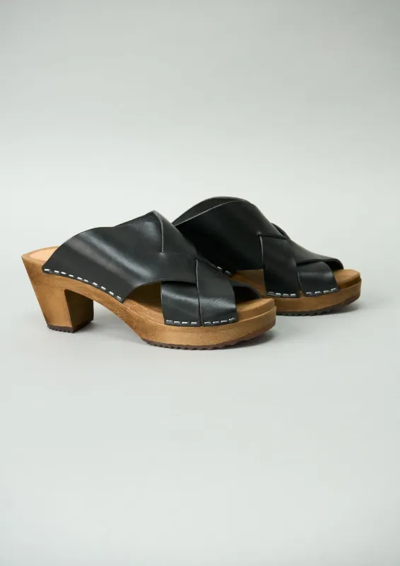 Reworn Kitty Clogs Heeled Mules Size 39 (301) | Onyx sold by TOAST