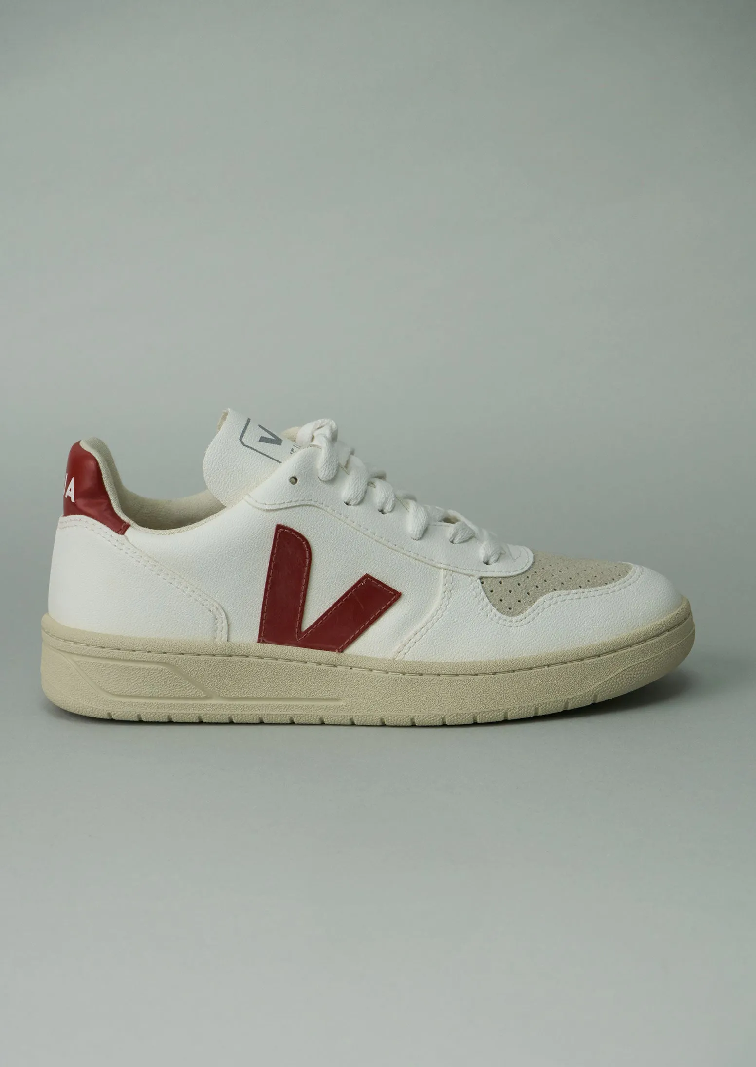 Reworn Veja V10 Vegan Trainers Size 37 (300) | White/Rouille sold by TOAST product image thumbnail 2