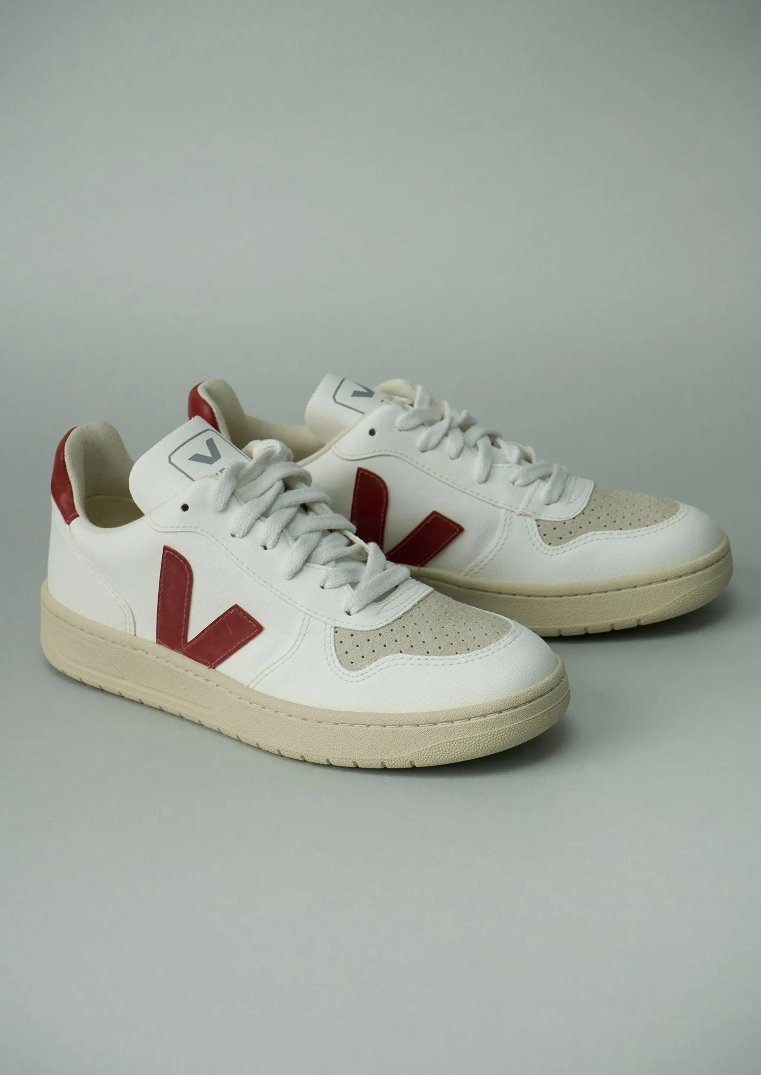 Reworn Veja V10 Vegan Trainers Size 37 (300) | White/Rouille sold by TOAST