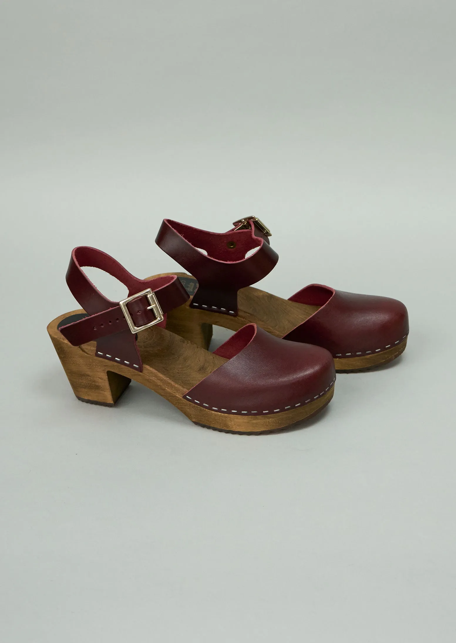 Reworn Kitty Clogs Heeled Clogs Size 38 (362) | Garnet sold by TOAST