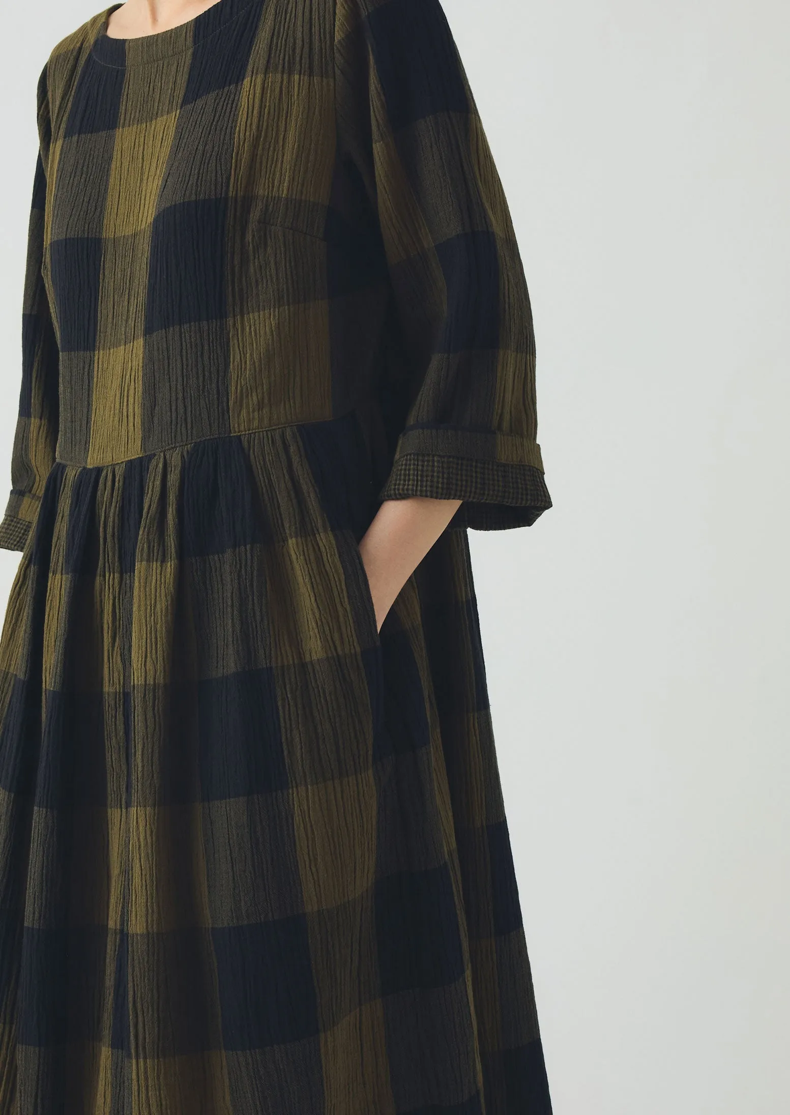 Freya Crinkle Cotton Dress | Olive/Black sold by TOAST product image thumbnail 2