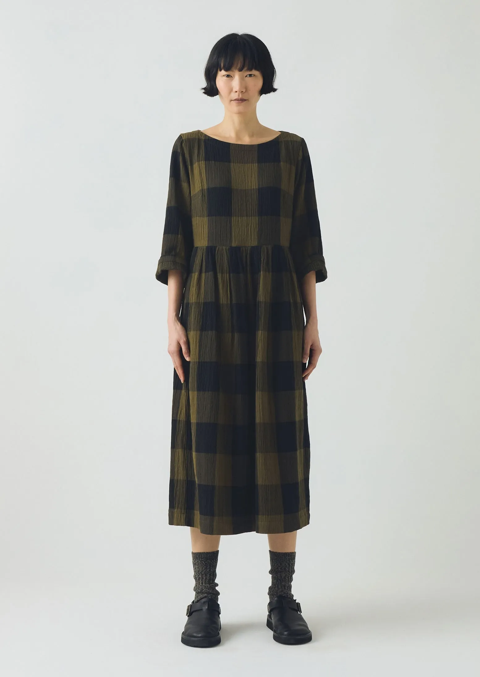 Freya Crinkle Cotton Dress | Olive/Black sold by TOAST product image thumbnail 5