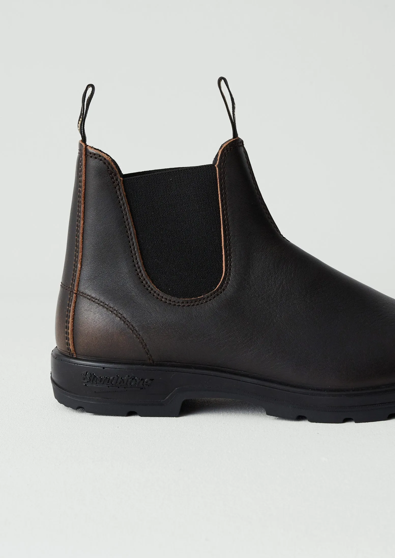 Blundstone Classics Leather Chelsea Boots | Chocolate sold by TOAST product image thumbnail 4