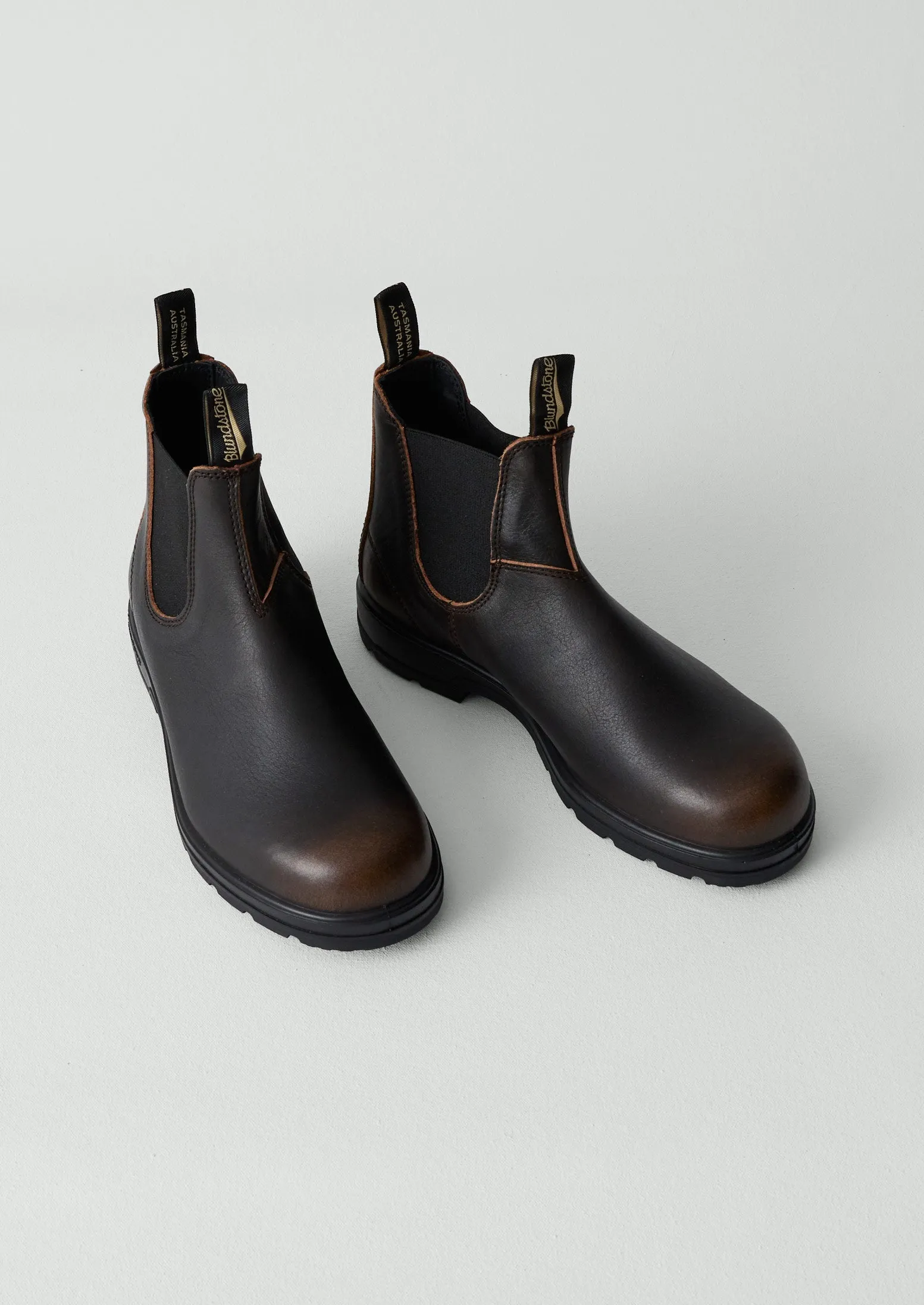 Blundstone Classics Leather Chelsea Boots | Chocolate sold by TOAST
