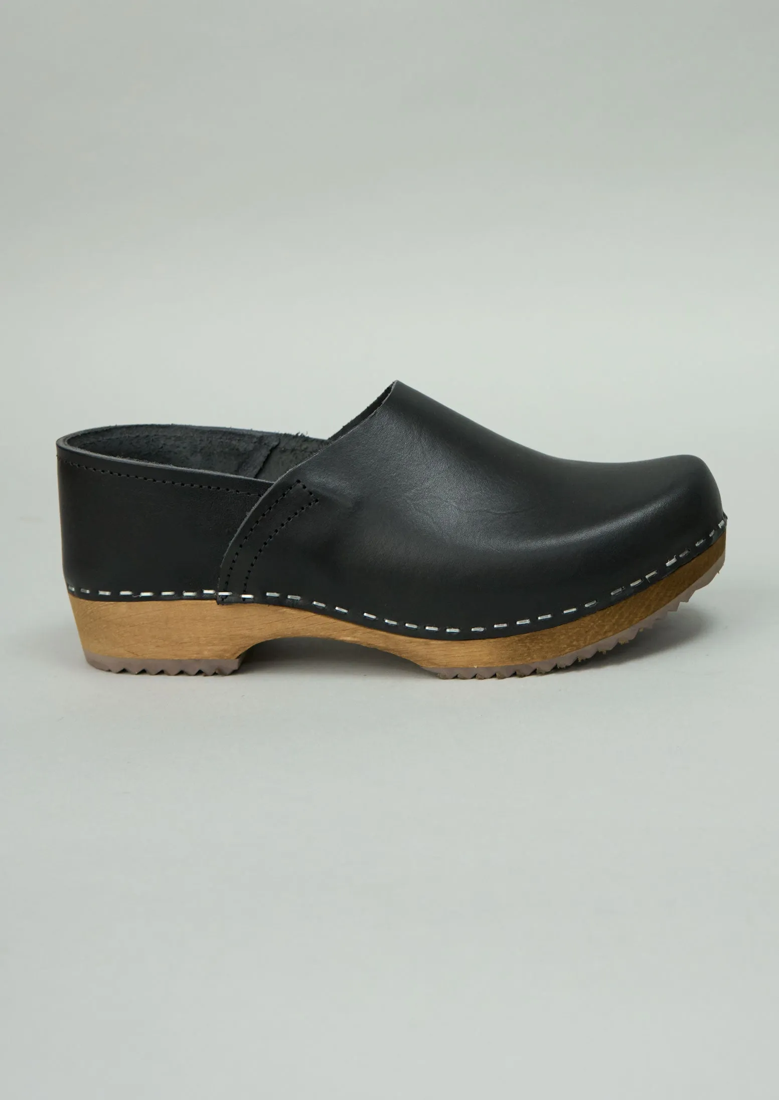 Reworn Kitty Clogs Jord Clogs Size 39 (368) | Black Onyx sold by TOAST product image thumbnail 2