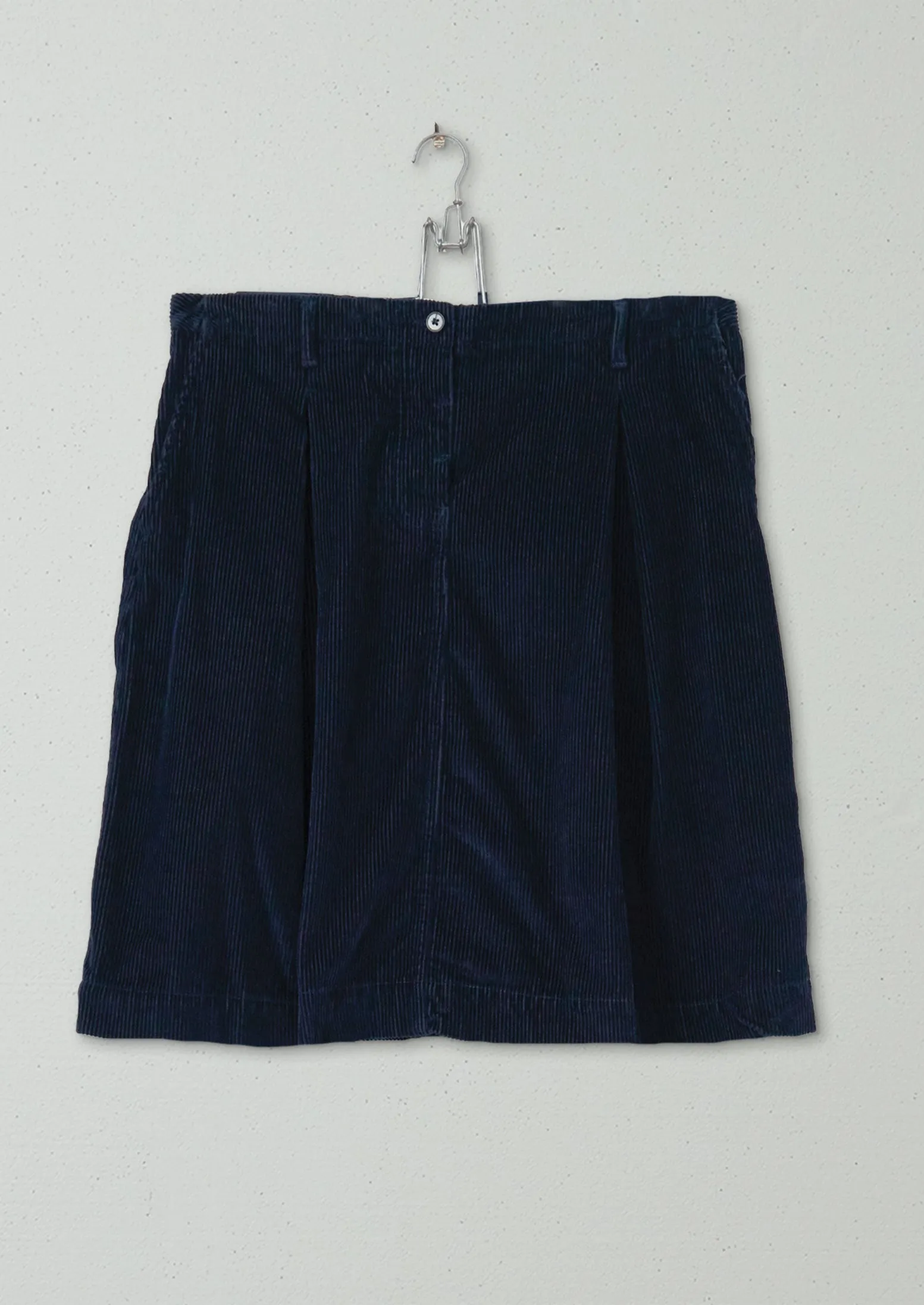 Reworn Cord Pleat Skirt Size 16 (217) | Navy sold by TOAST