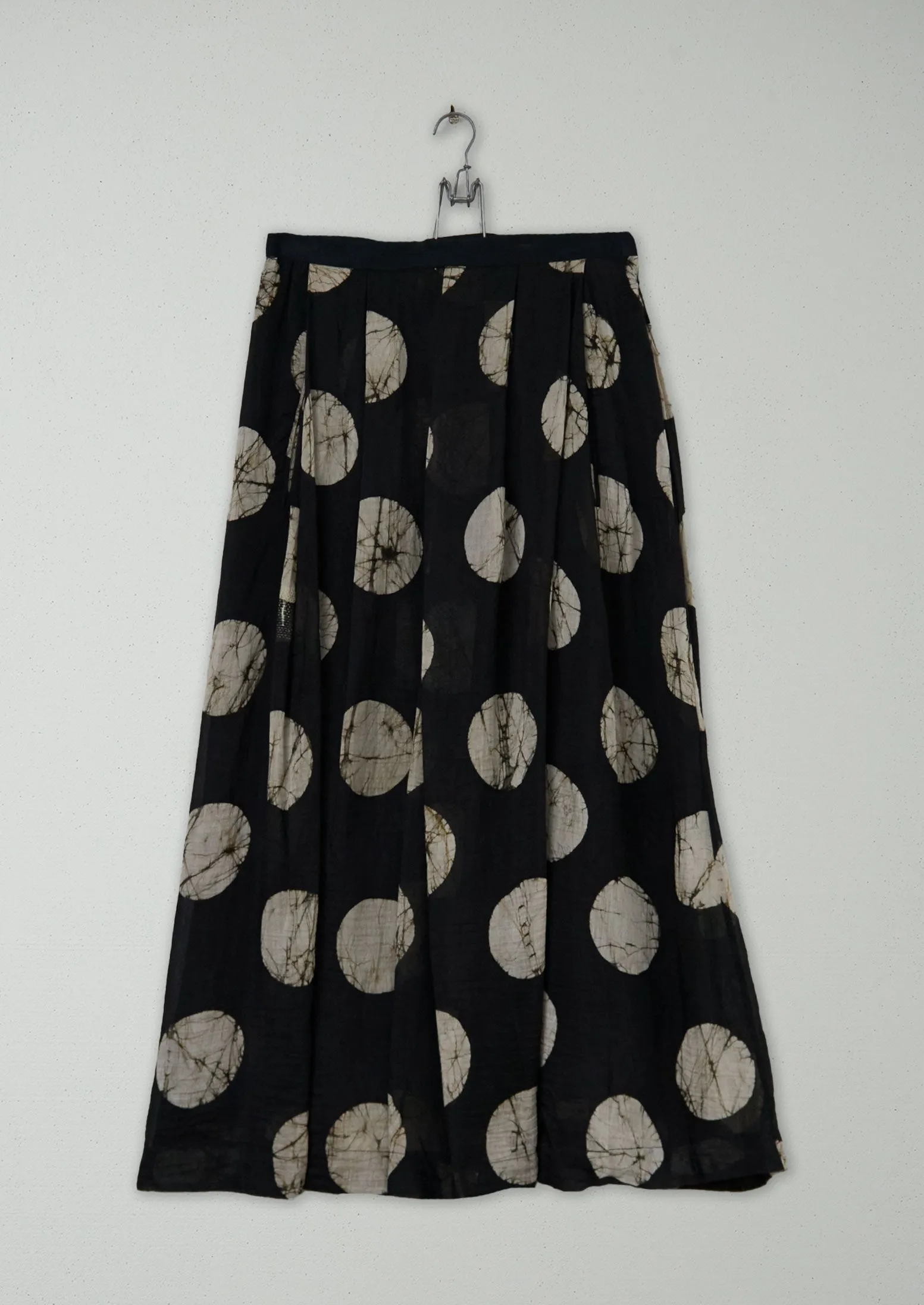 Renewed Batik Dot Pleated Skirt Size 10 (11) | Black/Ecru sold by TOAST