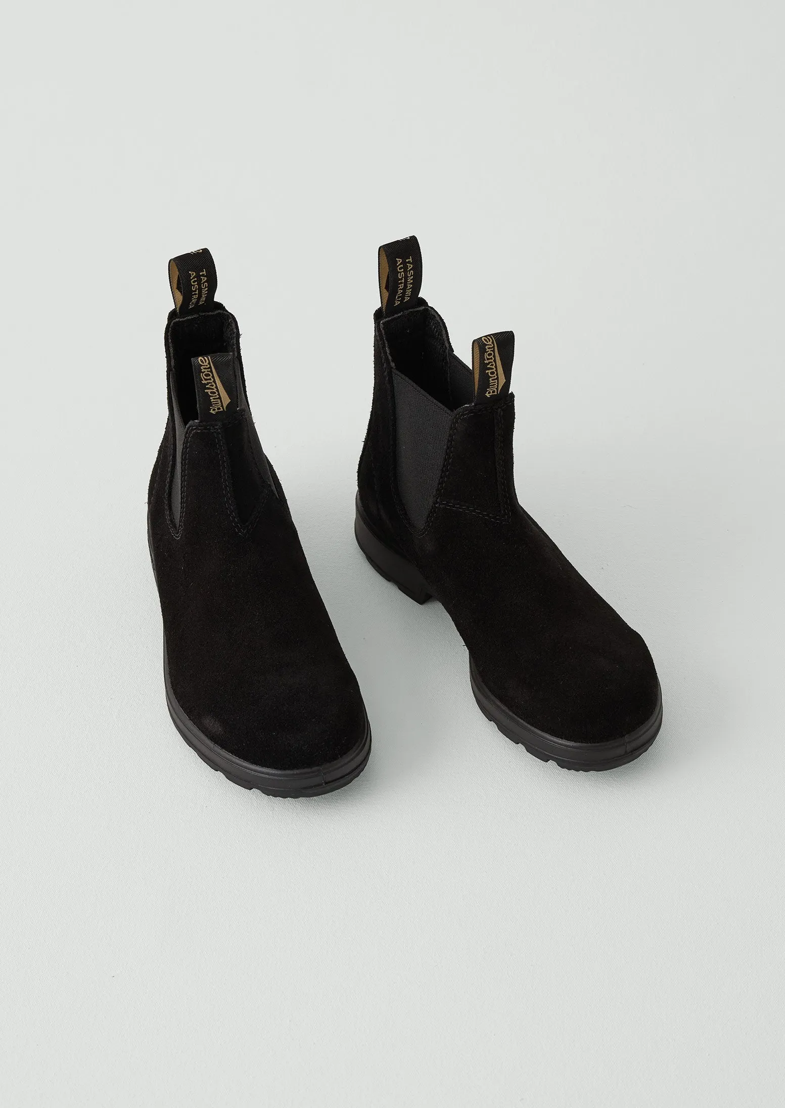 Blundstone Originals Waxed Suede Chelsea Boots | Black sold by TOAST