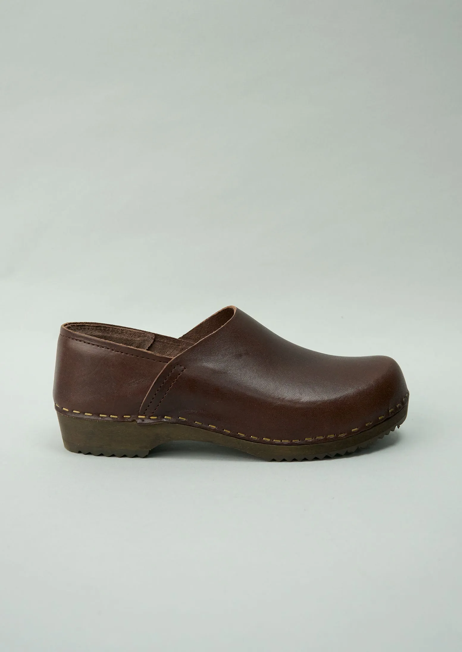 Reworn Kitty Clogs Size 37 (500) | Cacao sold by TOAST product image thumbnail 2