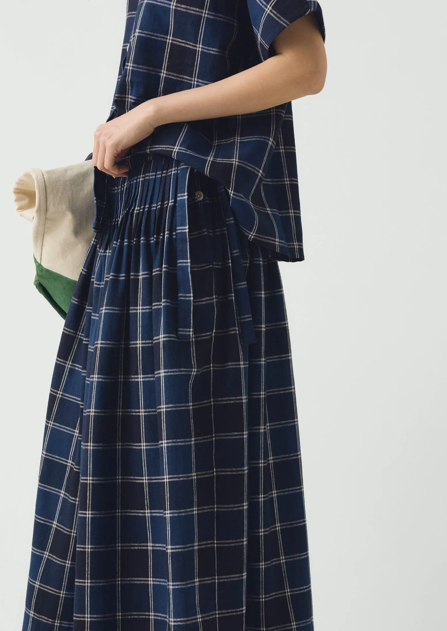 Market Check Pleated Cotton Linen Skirt | Denim Blue sold by TOAST product image thumbnail 3