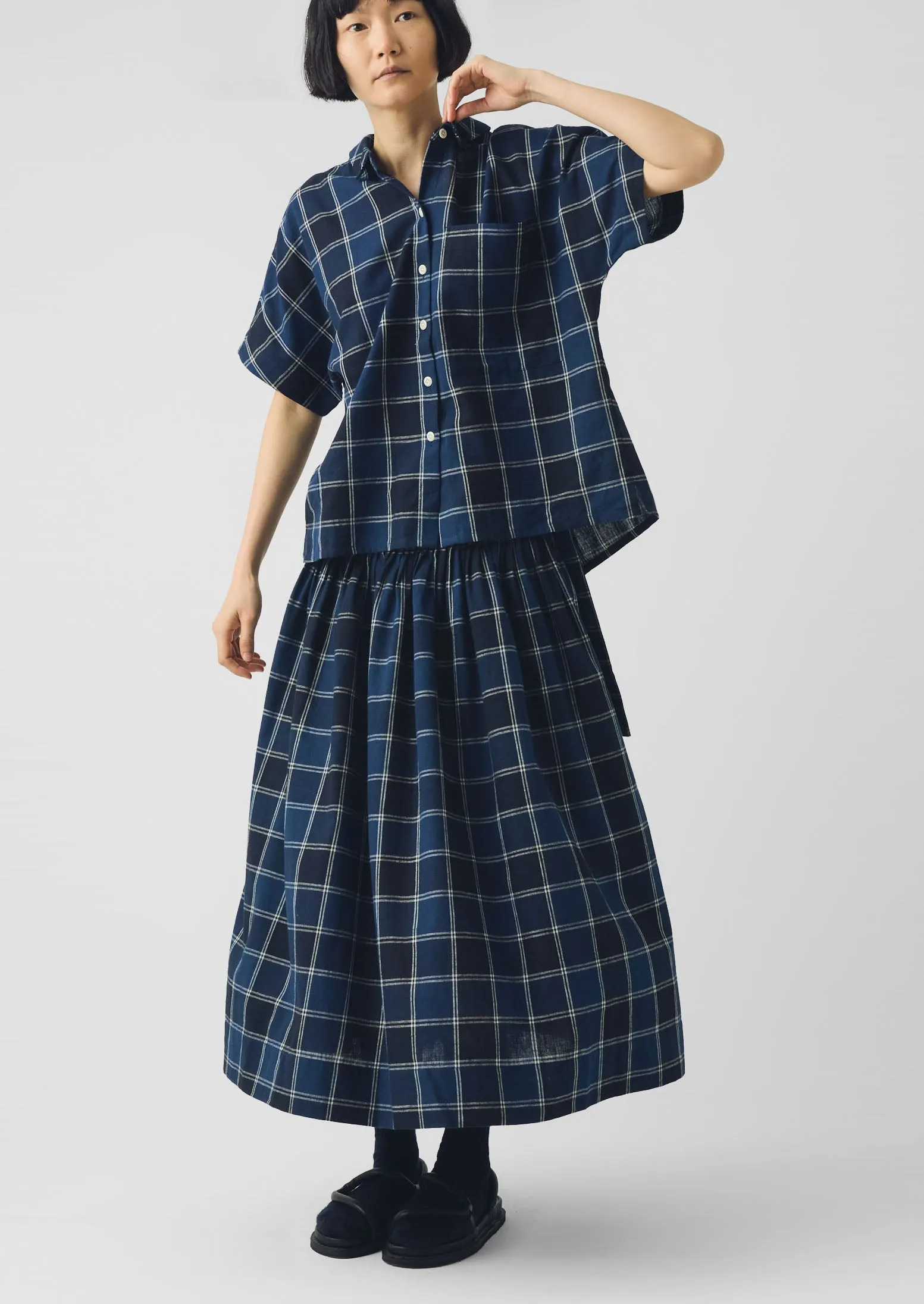 Market Check Pleated Cotton Linen Skirt | Denim Blue sold by TOAST product image thumbnail 4