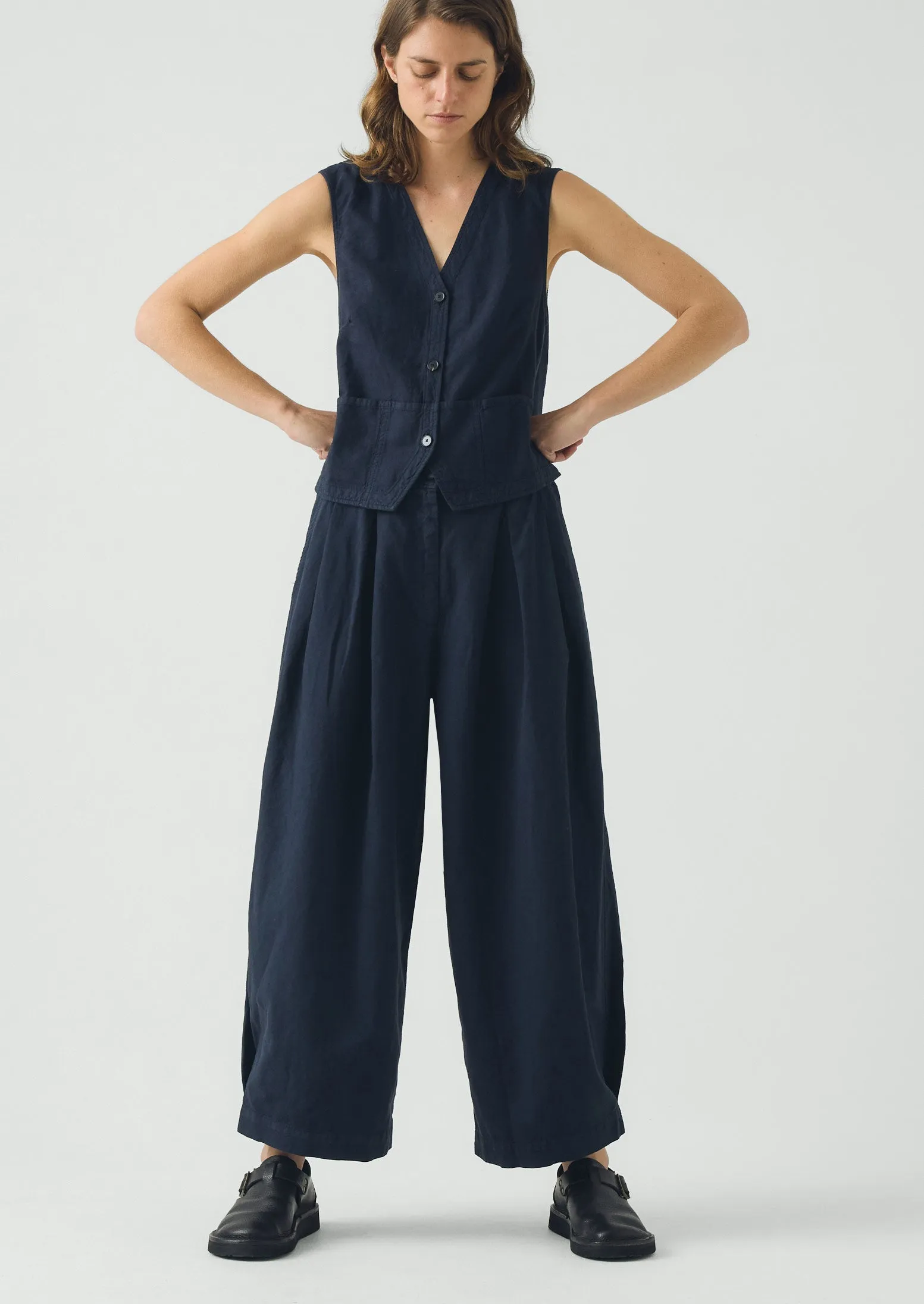 Carys Cotton Linen Canvas Wide Leg Trousers | Anthracite sold by TOAST product image thumbnail 2