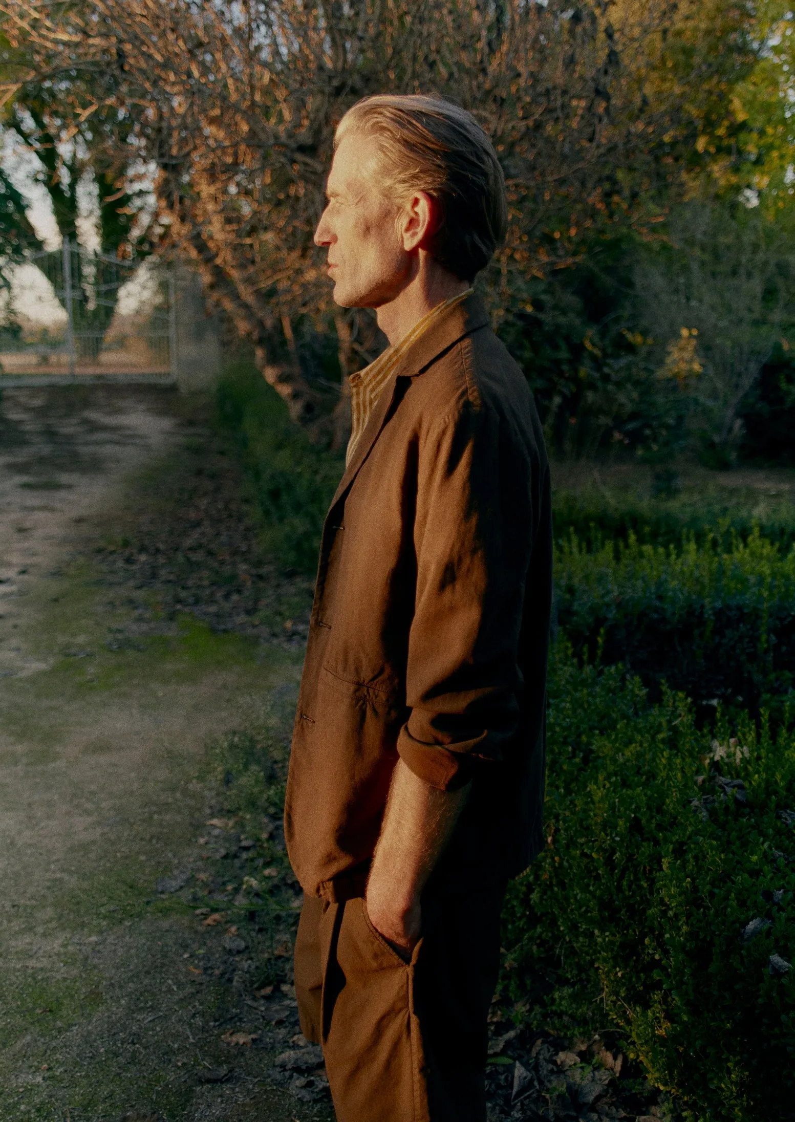 High Break Cotton Linen Blazer | Bronze Green sold by TOAST product image thumbnail 2