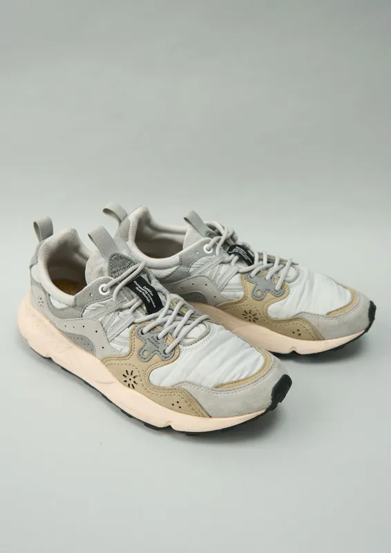 Reworn Flower Mountain Trainers Size 41 (702) | Light Grey made by TOAST