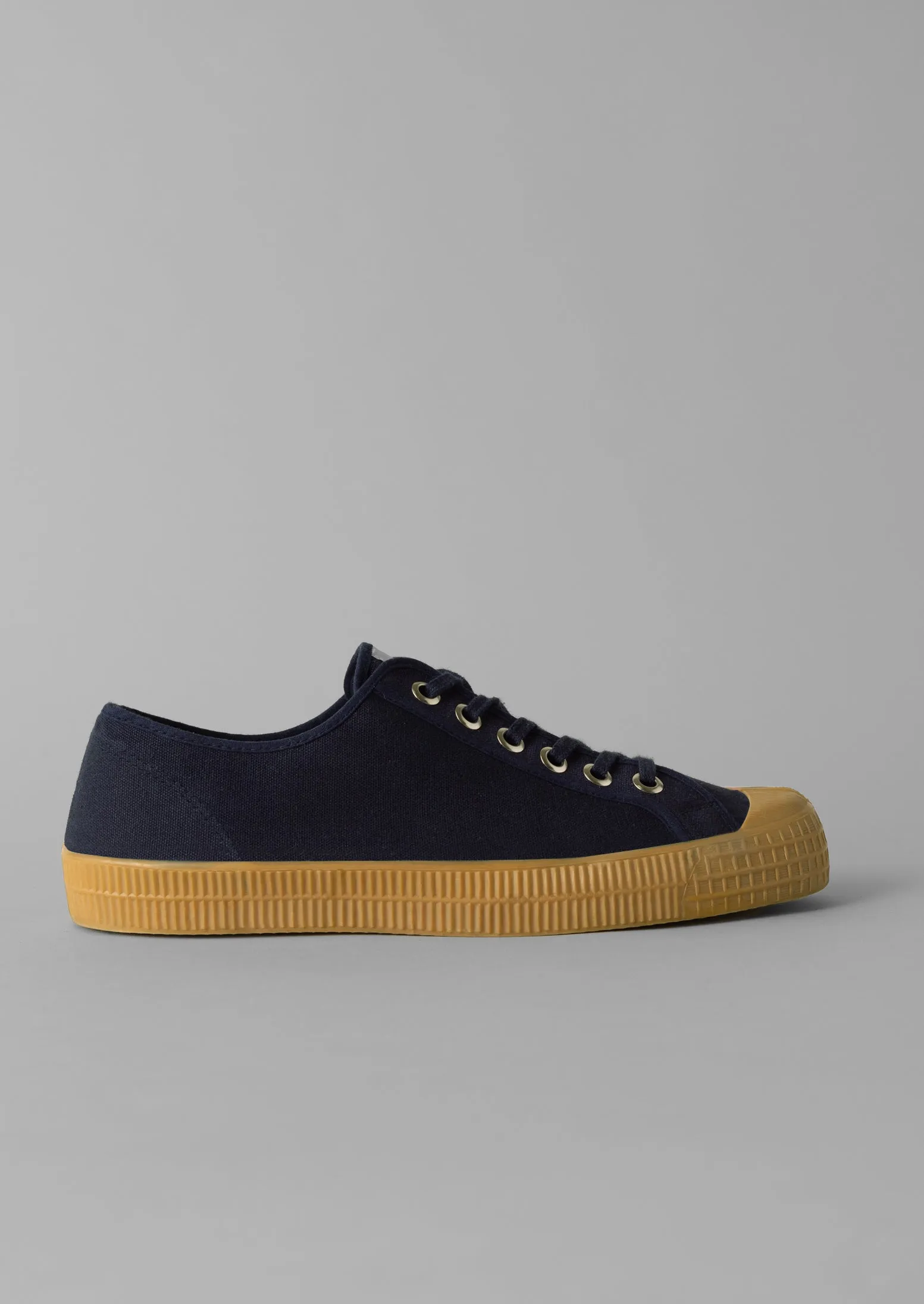 Novesta Star Master Trainers | Navy sold by TOAST product image thumbnail 3