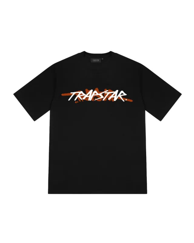 【Trapstar London】 Trapstar x Slawn Tシャツ 半袖 ブラック Trapstar | Trapstar x Slawn Tee - Black (Complex Exclusive)…
