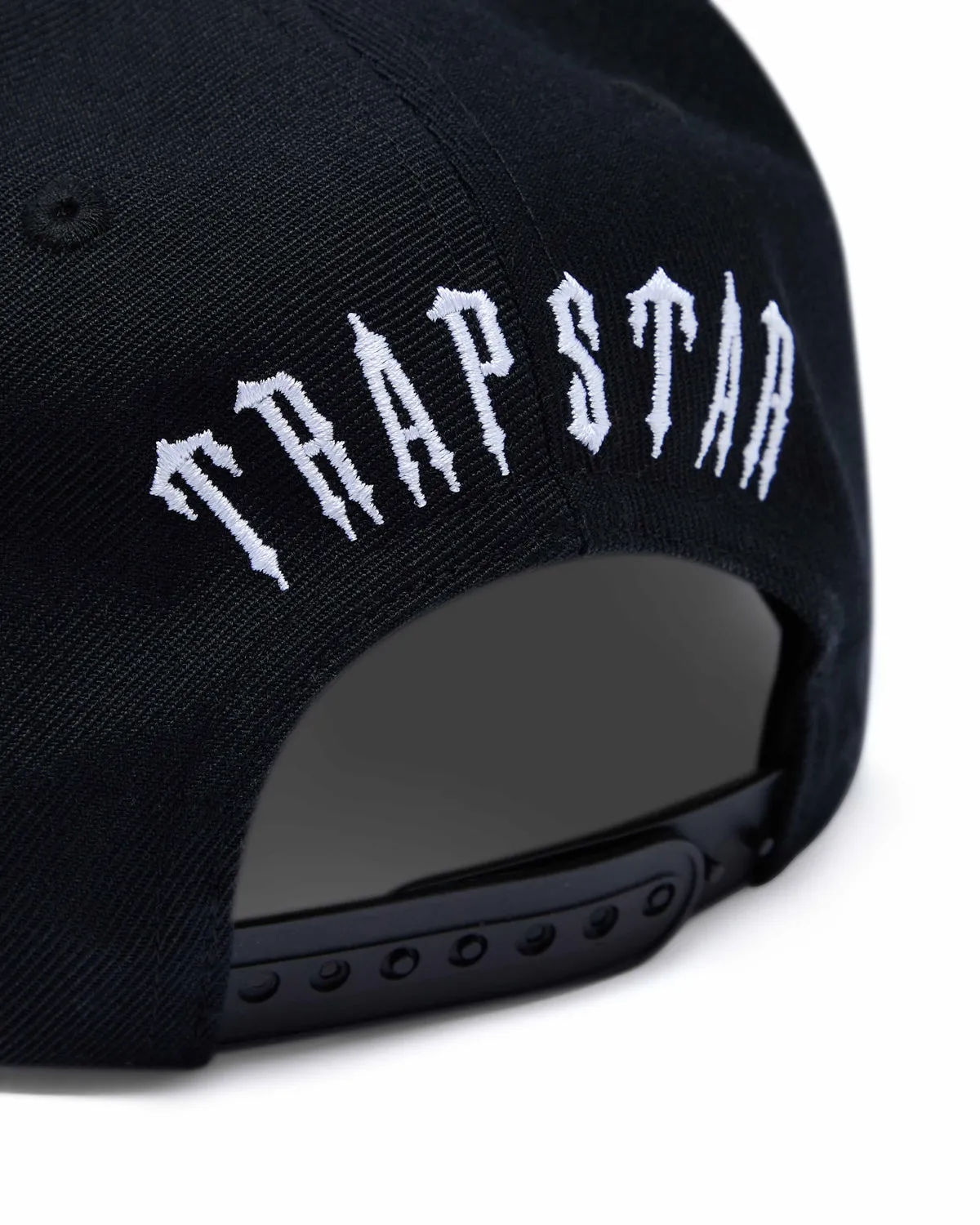 Trapstar x Ed Hardy Irongate Arch Cap - Black/White | Parallel