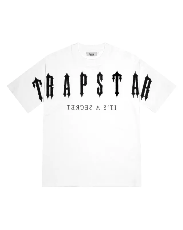 関税送料無料☆TRAPSTAR X COUGH SYRUP IRONGATE T SHIRT シャツ Trapstar x Cough Syrup Irongate Washed T-Shirt - Black