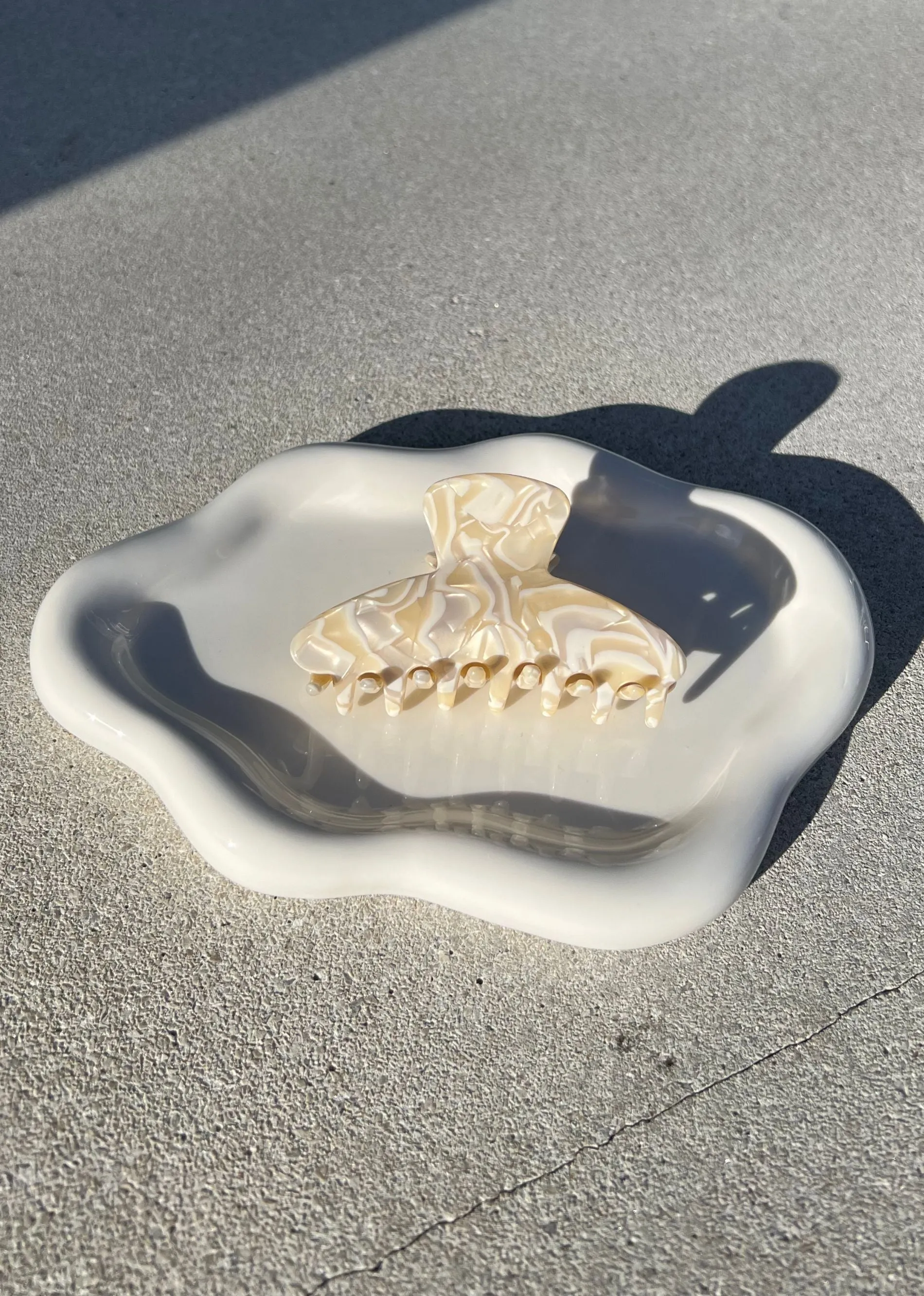 Roses Claw Clip ★ Pearl sold by Rock N Rags