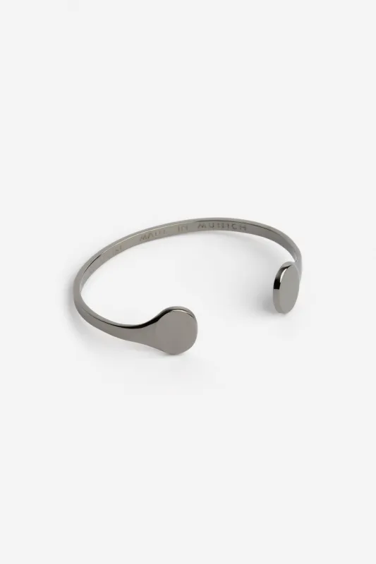 SIGNET BRACELET BLACK made by A Kind of Guise