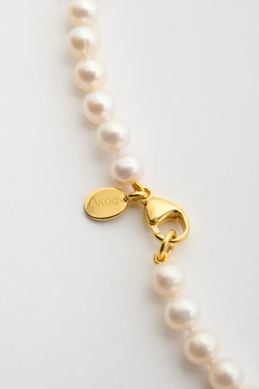 PEARL NECKLACE made by A Kind of Guise