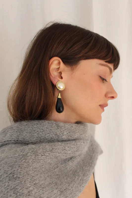 Bold Vintage Faux Pearl & Onyx Drop Earrings made by Vintage