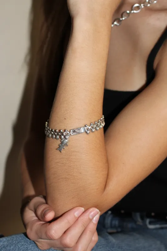 Sweet Vintage Sterling Silver Fish Charm Bracelet made by Vintage