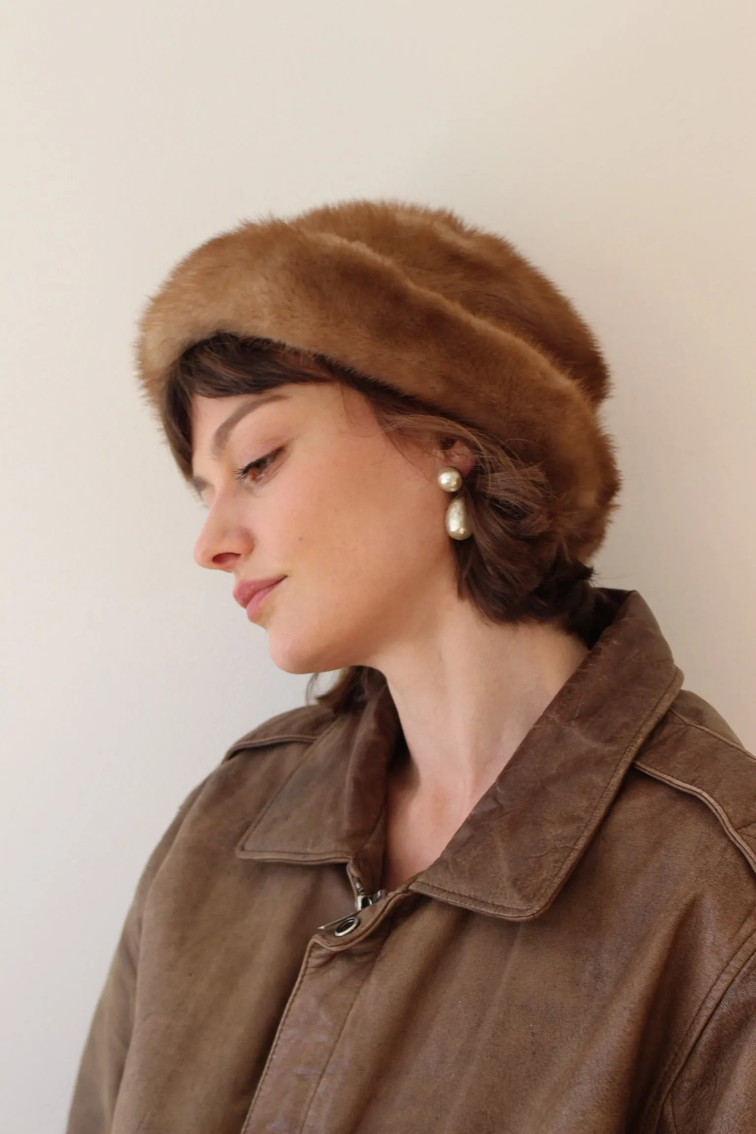 Beautiful Vintage Toffee Fur Hat sold by NA NIN product image thumbnail 3