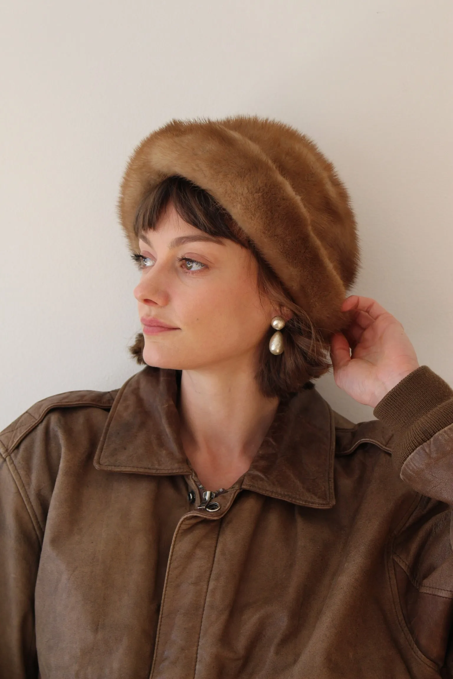 Beautiful Vintage Toffee Fur Hat sold by NA NIN product image thumbnail 5