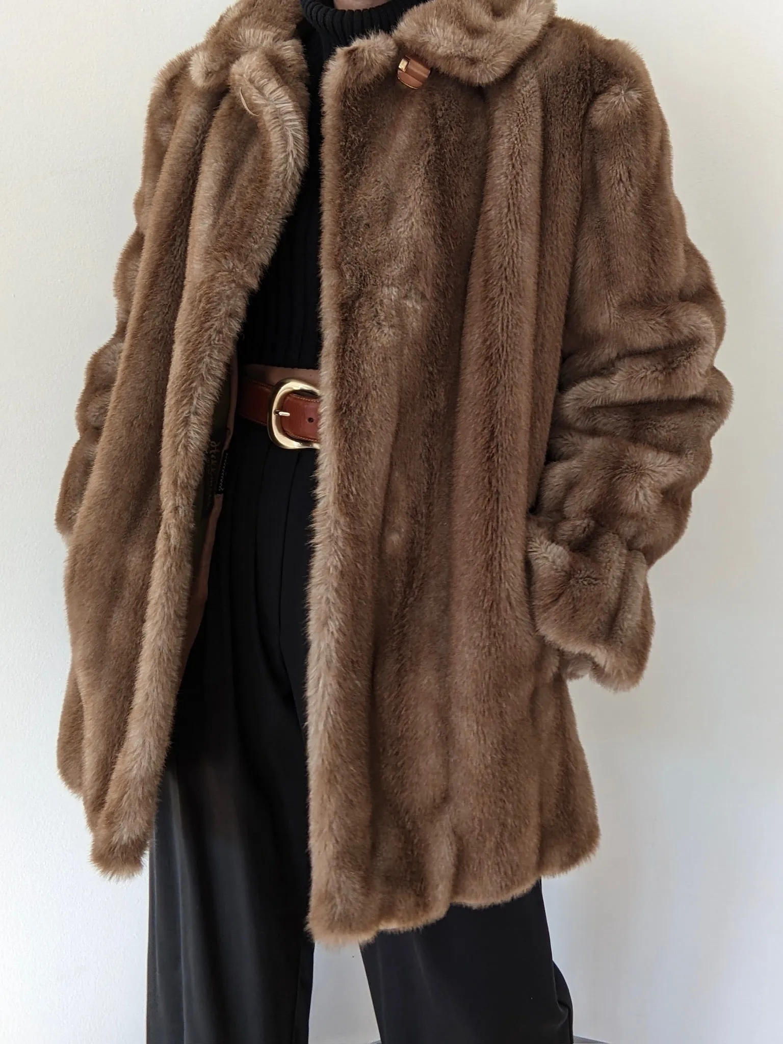 Luxury Vintage Plush Faux Fur Coat sold by NA NIN product image thumbnail 5