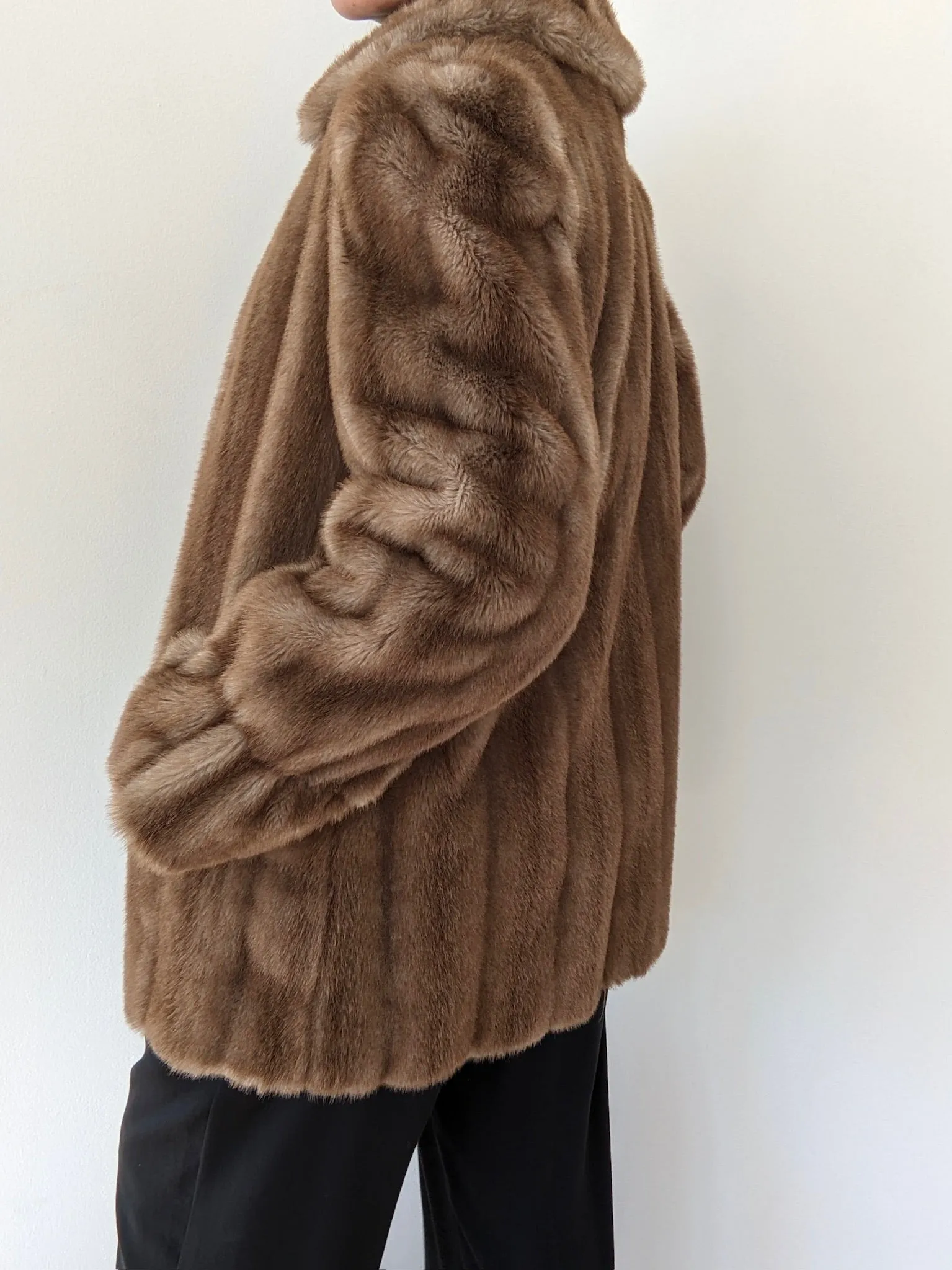 Luxury Vintage Plush Faux Fur Coat sold by NA NIN product image thumbnail 4