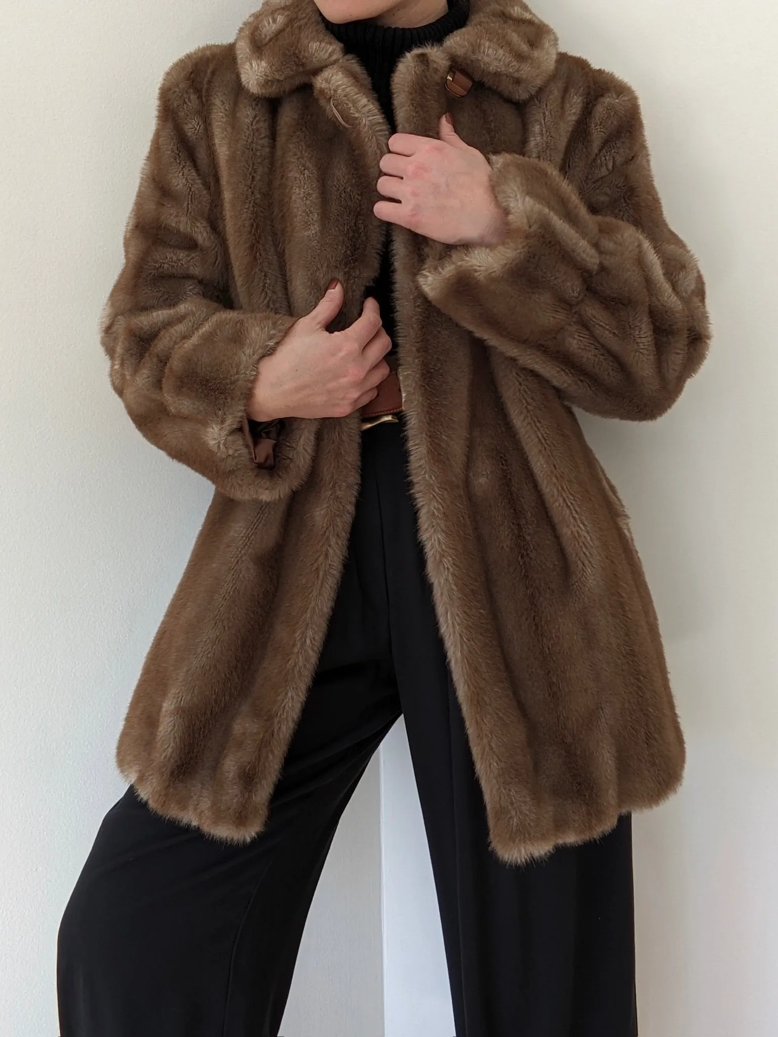 Luxury Vintage Plush Faux Fur Coat sold by NA NIN product image thumbnail 3