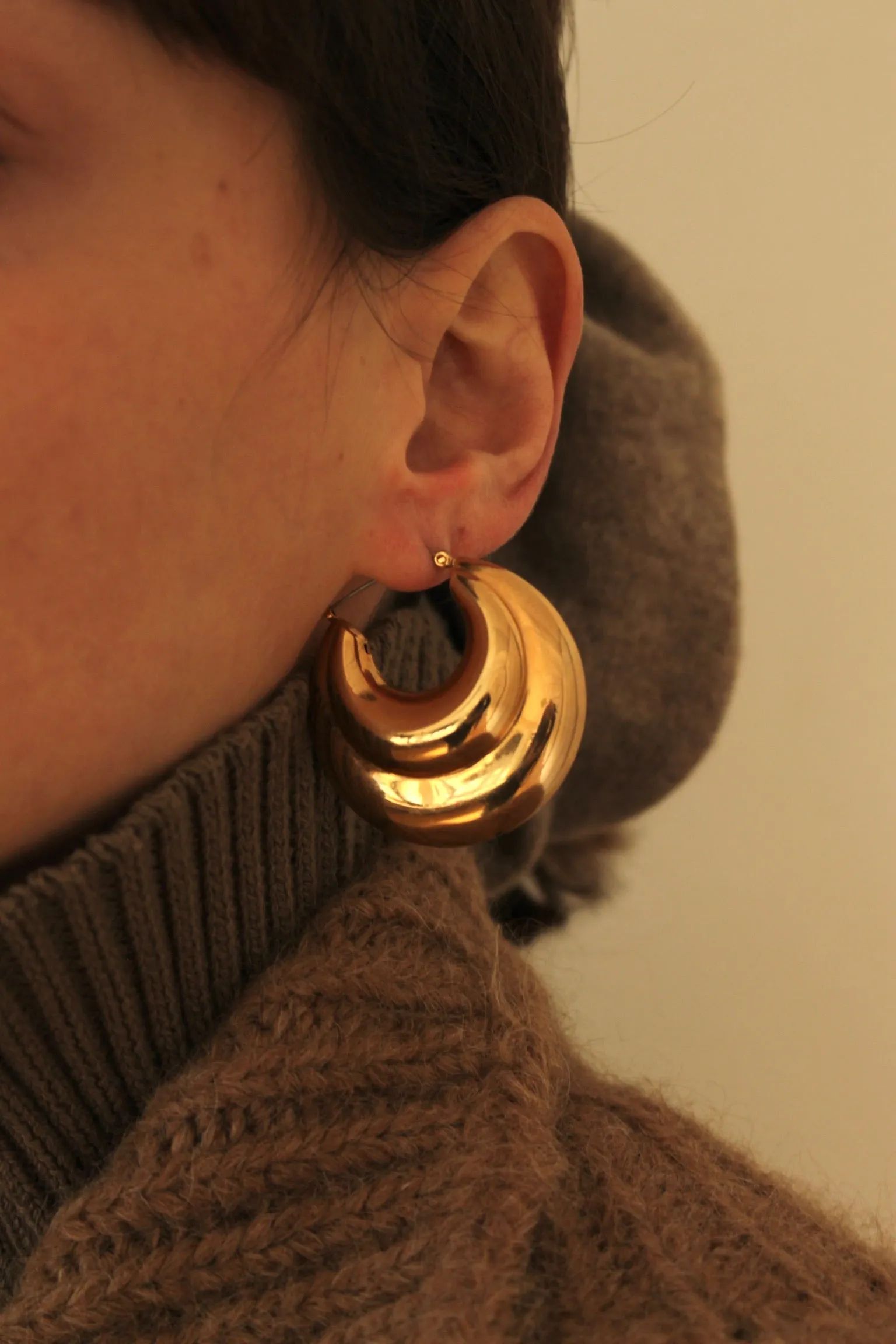 Amazing Vintage Chunky Gold Hoop Earrings sold by NA NIN product image thumbnail 2