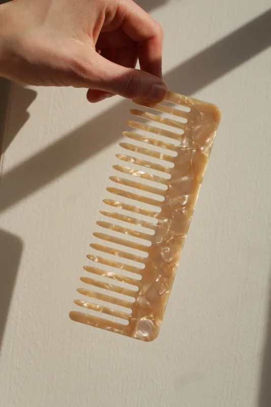 No. 2 Comb sold by NA NIN