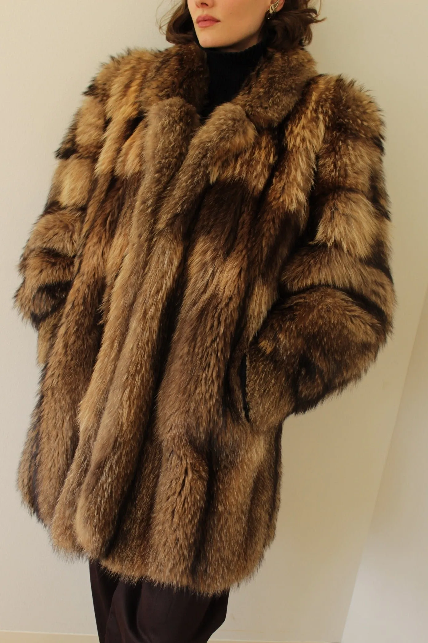 Luxury Vintage Balloon Sleeve Fur Coat sold by NA NIN product image thumbnail 2