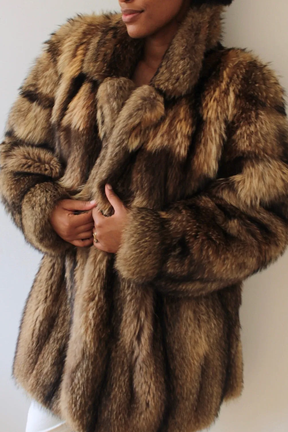Luxury Vintage Balloon Sleeve Fur Coat sold by NA NIN product image thumbnail 3