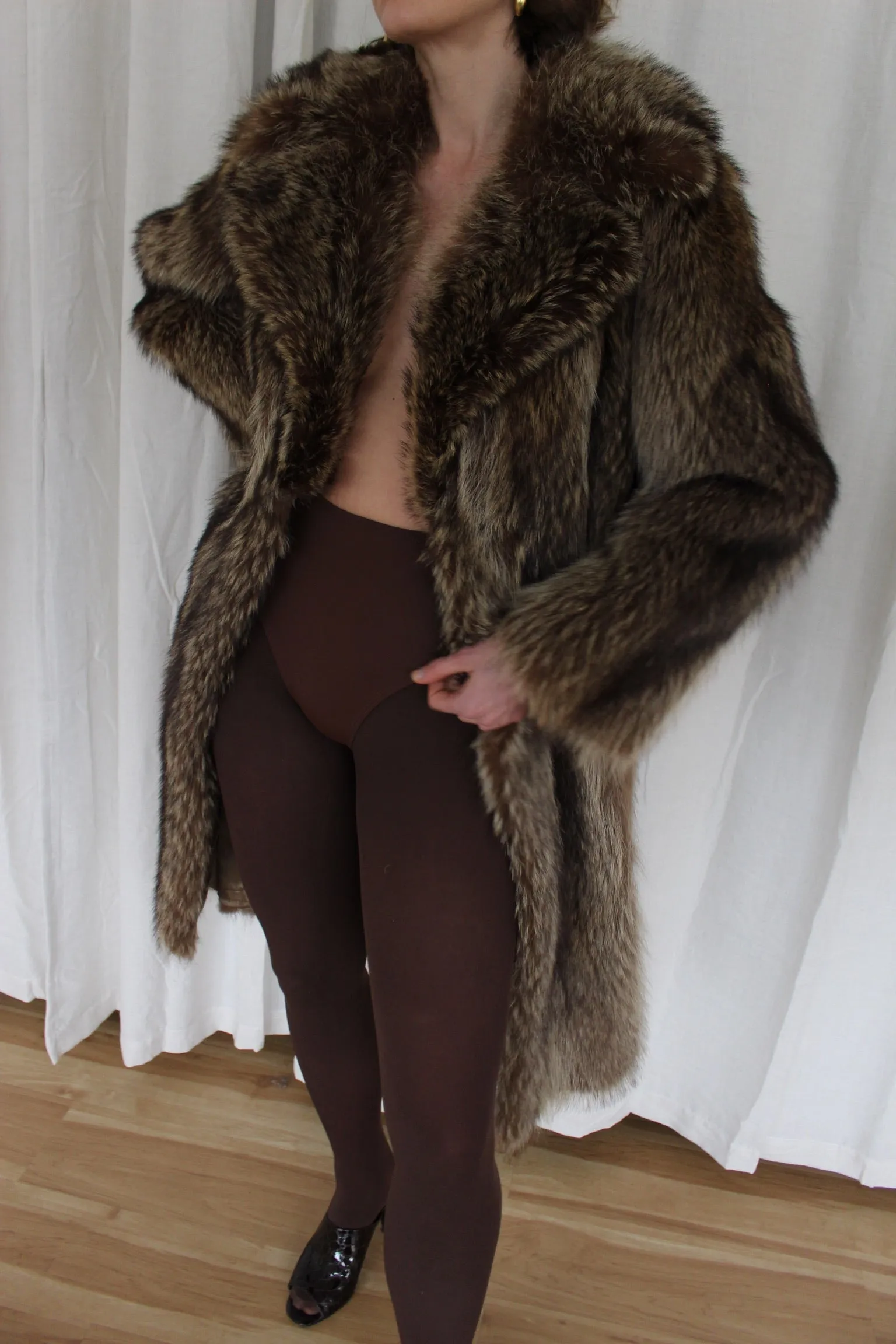 Absolutely Amazing Vintage Plush Fur Coat sold by NA NIN product image thumbnail 4