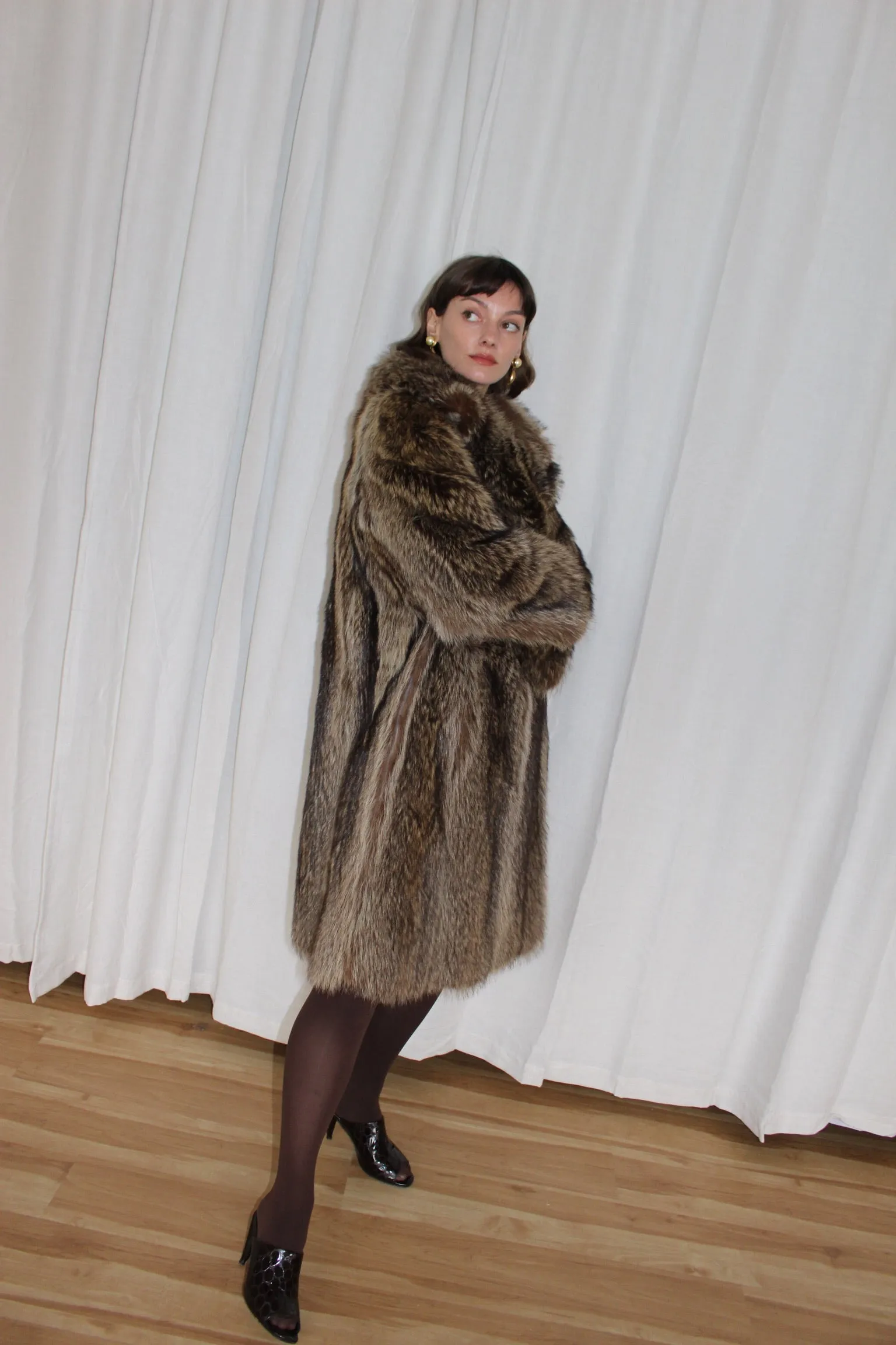 Absolutely Amazing Vintage Plush Fur Coat sold by NA NIN product image thumbnail 2