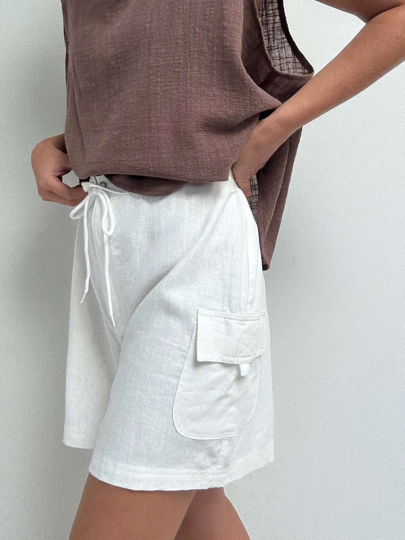 Vintage White Linen Cargo Shorts sold by NA NIN product image thumbnail 4