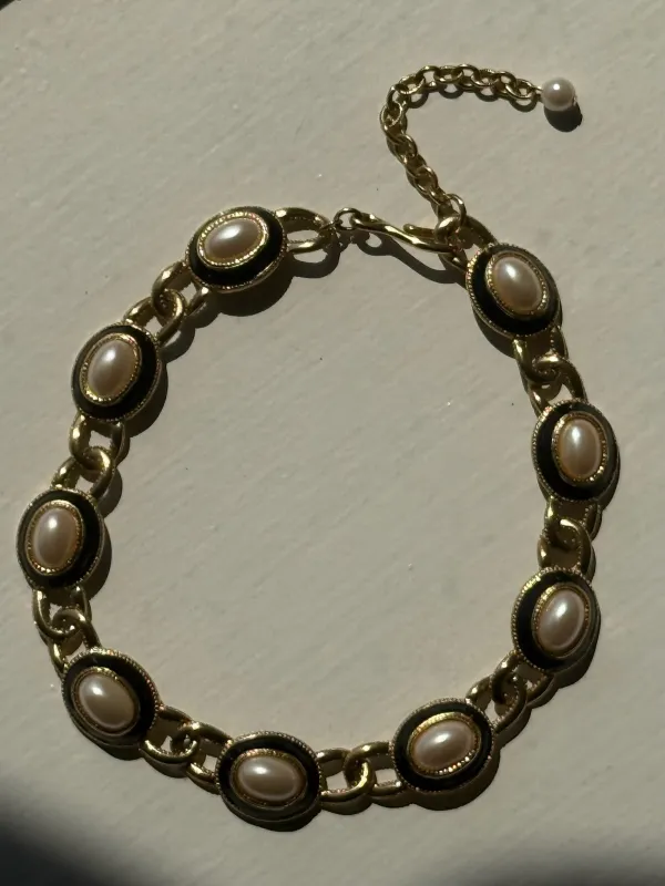 Beautiful Vintage Framed Faux Pearl Collar made by Vintage