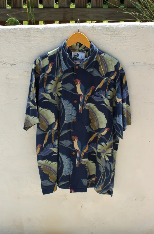 Vintage Navy Tropical Parrot Button Up made by Vintage