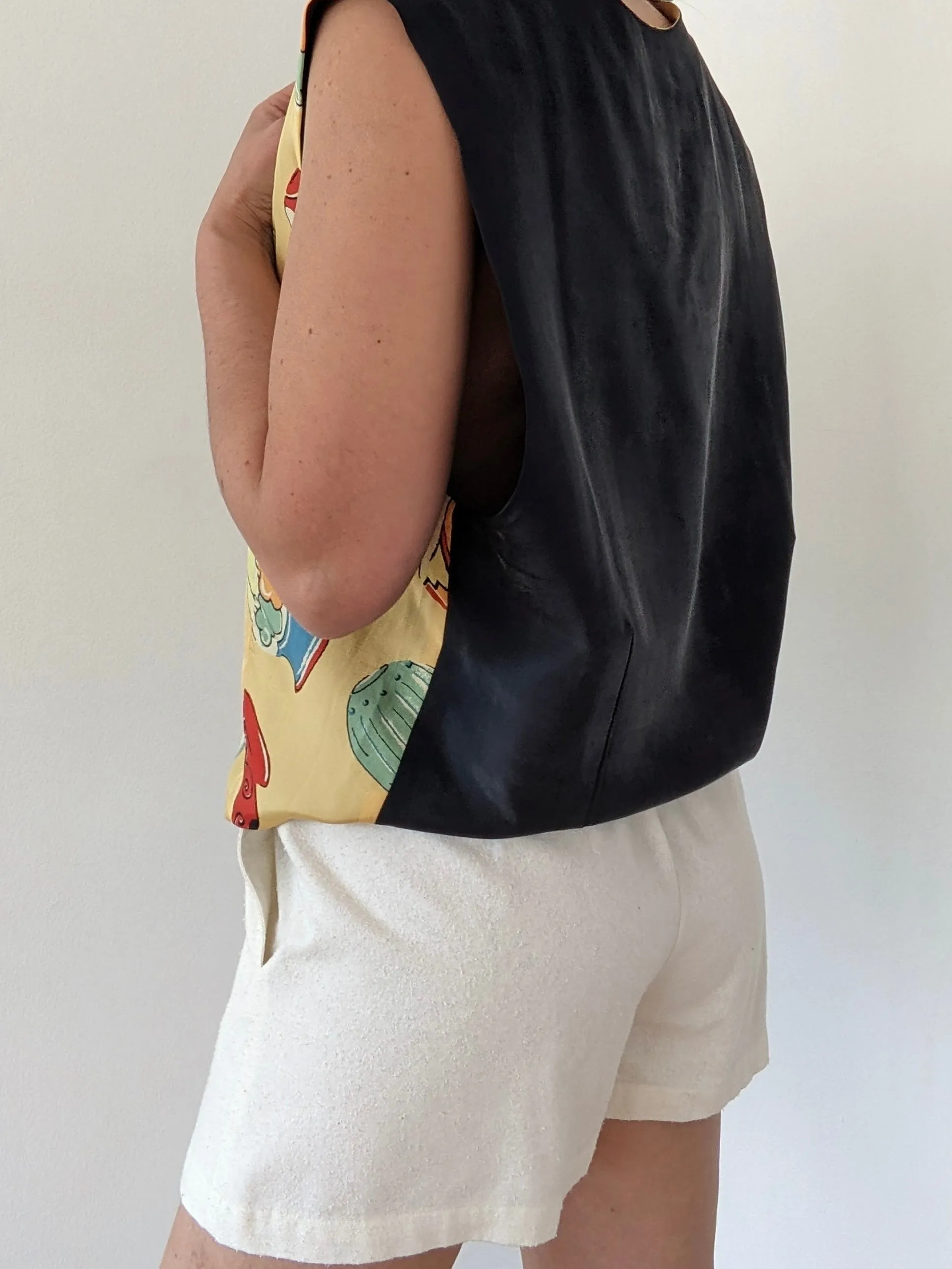 Vintage Vase-Print Silk Vest sold by NA NIN product image thumbnail 4